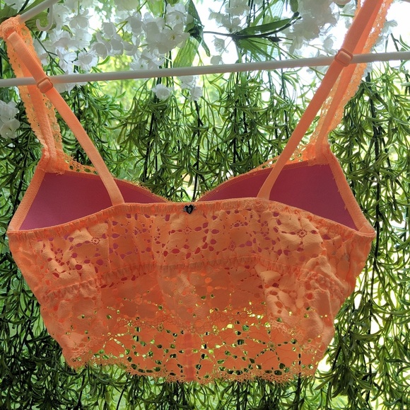 Victoria Secret Lace Bralette/Crop Top - Picture 2 of 7